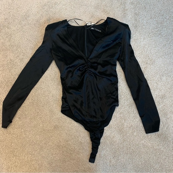 Zara black ruched satin effect long sleeve V-neck bodysuit Sz S NWT - Picture 4 of 9